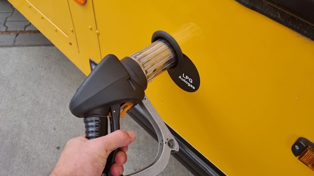 Food Truck - Brenngastank leicht befüllbar seitlich am Fahrzeug
